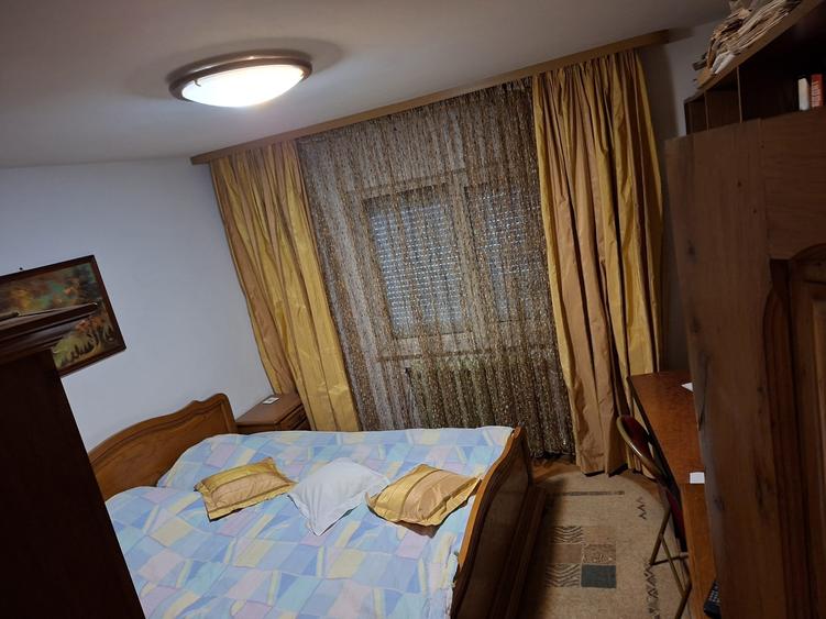 Apartament cu 3 camere decomandat în Popa Șapcă