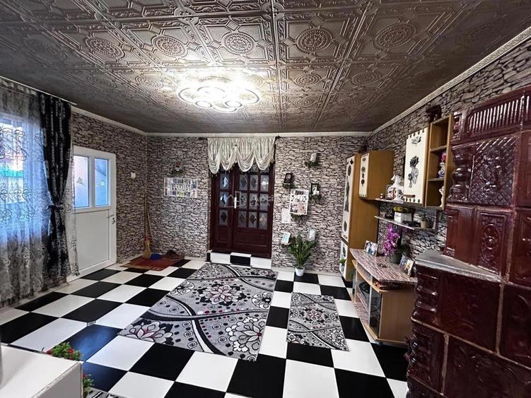 Casă cu Teren 454 Mp în Central