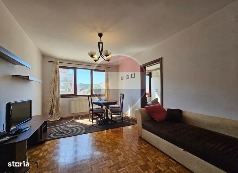 Apartament cu 3 camere semidecomandat în Central