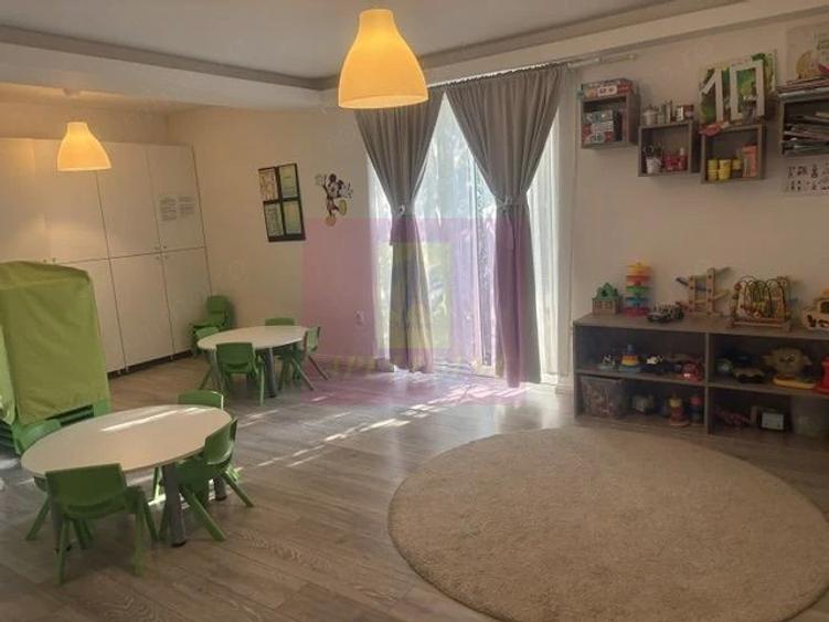 Casă cu 10 camere cu Teren 446 Mp în Drumul Sării