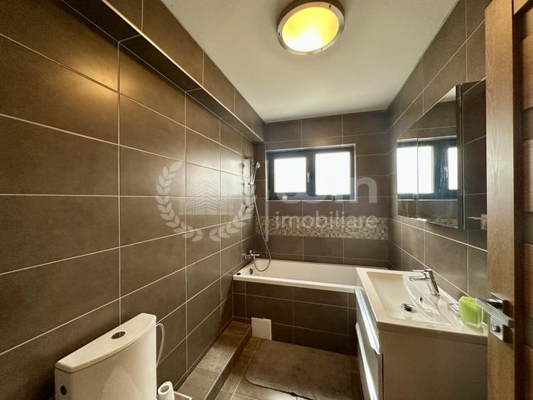 Duplex cu 4 camere cu Canalizare în Europa