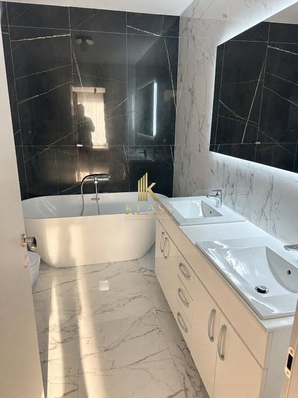 Apartament cu 3 camere semidecomandat, mobilat în Voluntari