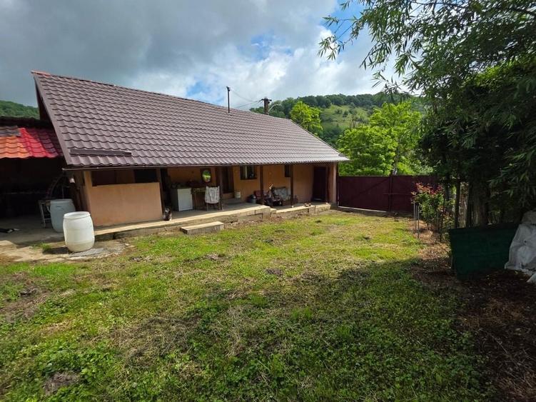 Casa de vanzare Salcau - 1