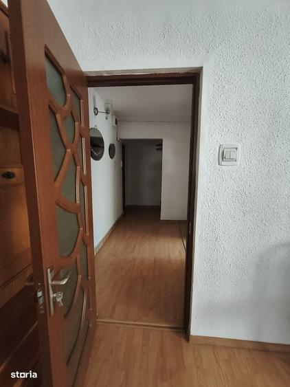 Apartament cu 3 camere decomandat în Micro 14