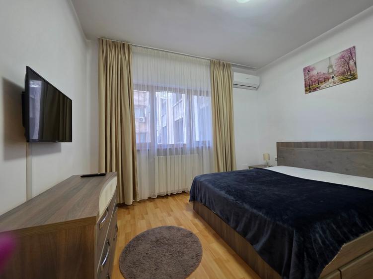 Apartament cu 2 camere semidecomandat în P-ța Universității