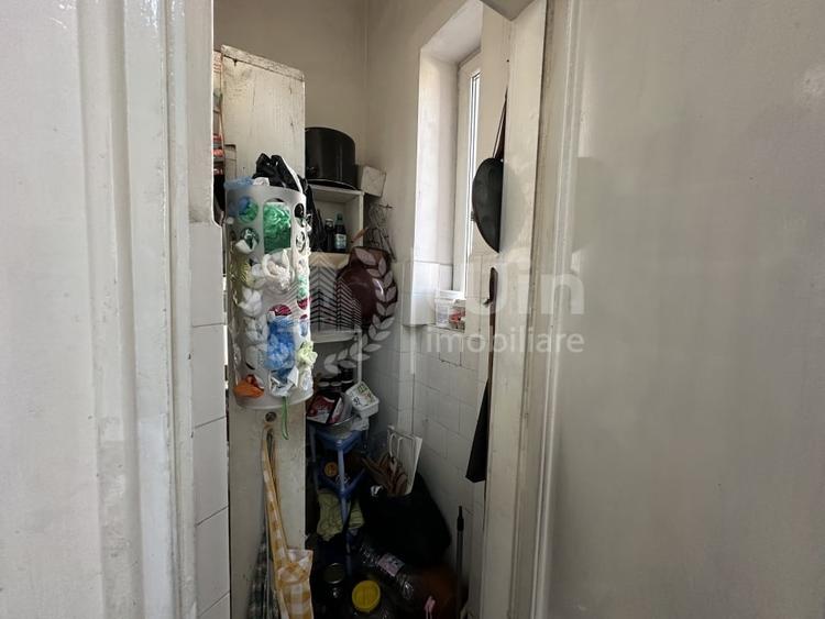 Apartament cu 3 camere semidecomandat, mobilat în Central