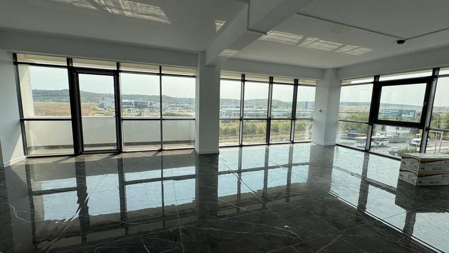 Spațiu comercial, de 160 mp, în Valea Lupului
