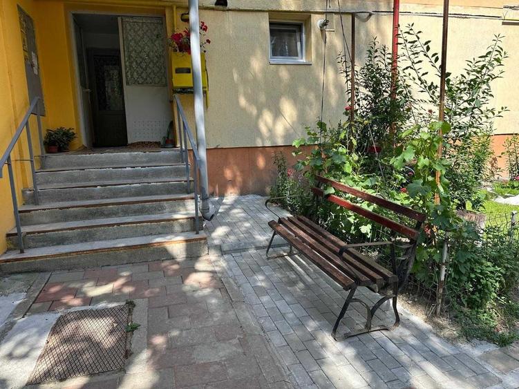 Apartament 2 camere complet renovat cartier Plevna, Dorohoi - 2