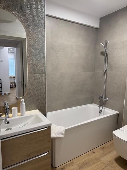 Apartament cu 3 camere decomandat, mobilat în Nord
