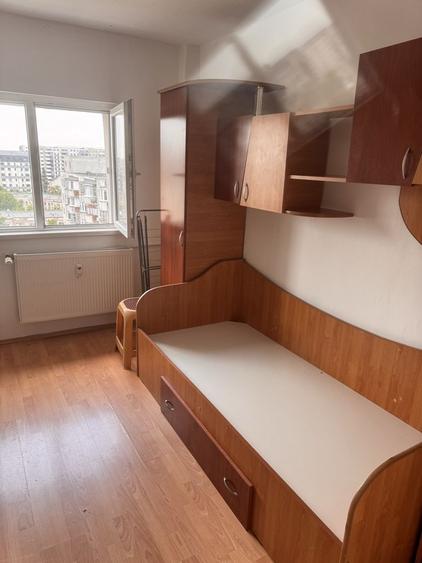 Apartament cu 3 camere decomandat, mobilat în Veteranilor