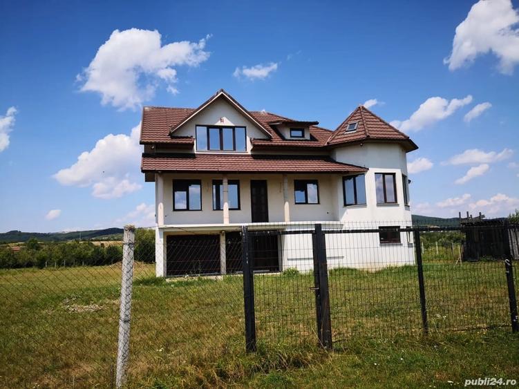 Casă cu 5 camere în Central