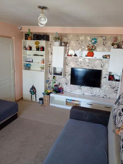 Apartament cu 2 camere semidecomandat, mobilat în Drumul Taberei