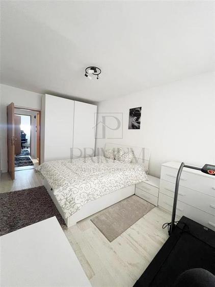 Apartament cu 3 camere semidecomandat, mobilat în Circumvalațiunii