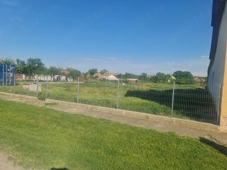 Teren de 3084 mp, în Pustiniș