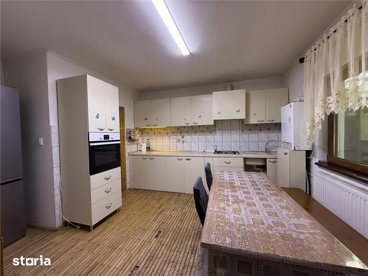 Casă cu 4 camere cu Teren 263 Mp în Central