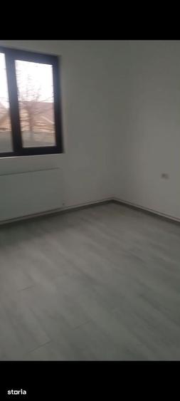 Casă cu 4 camere cu Teren 200 Mp în Lumina
