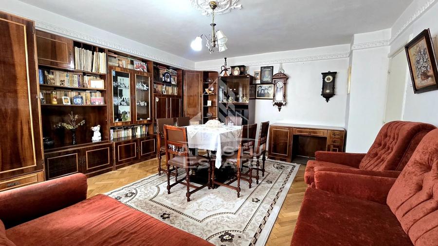 Apartament cu 3 camere decomandat, mobilat în Bucovina