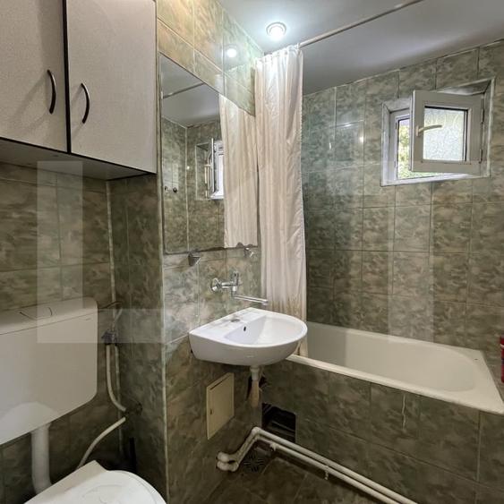Apartament cu 3 camere semidecomandat în Nord-Vest