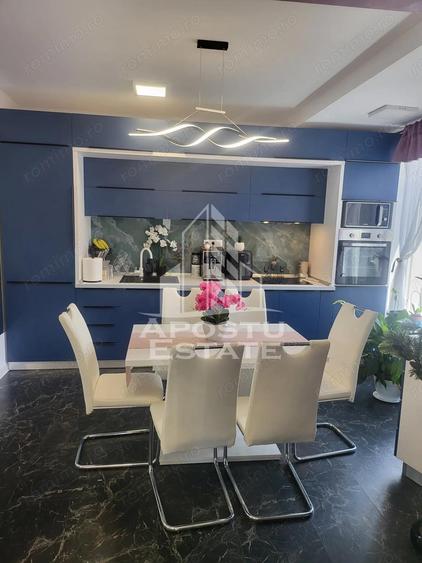 Apartament cu 3 camere semidecomandat în Zăvoi