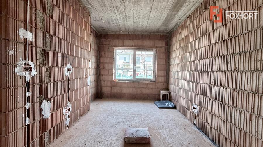Duplex cu 5 camere cu Canalizare în Moșnița Nouă