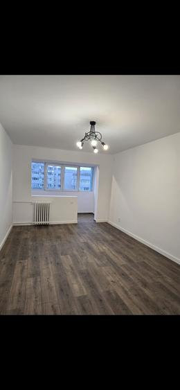 Apartament cu 3 camere decomandat în Titulescu