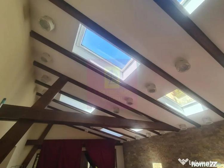 Casă cu 7 camere cu Teren 552 Mp în Cioplea