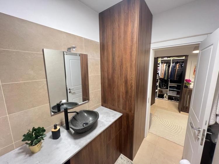 Apartament cu 2 camere decomandat, mobilat în Cristian
