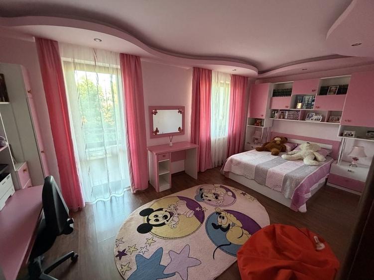 Casă cu 4 camere în Central