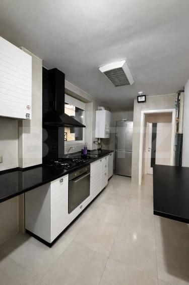 Apartament cu 4 camere decomandat, mobilat în Central