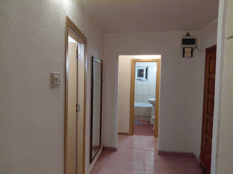 Inchiriez apartament 2 camere-Craiova-cartier 1 Mai , tel.0740828150 - 6