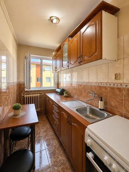 Apartament cu 2 camere nedecomandat, mobilat în Dâmbovița
