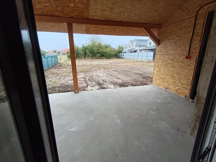 Duplex cu 8 camere cu Canalizare în Giarmata-Vii