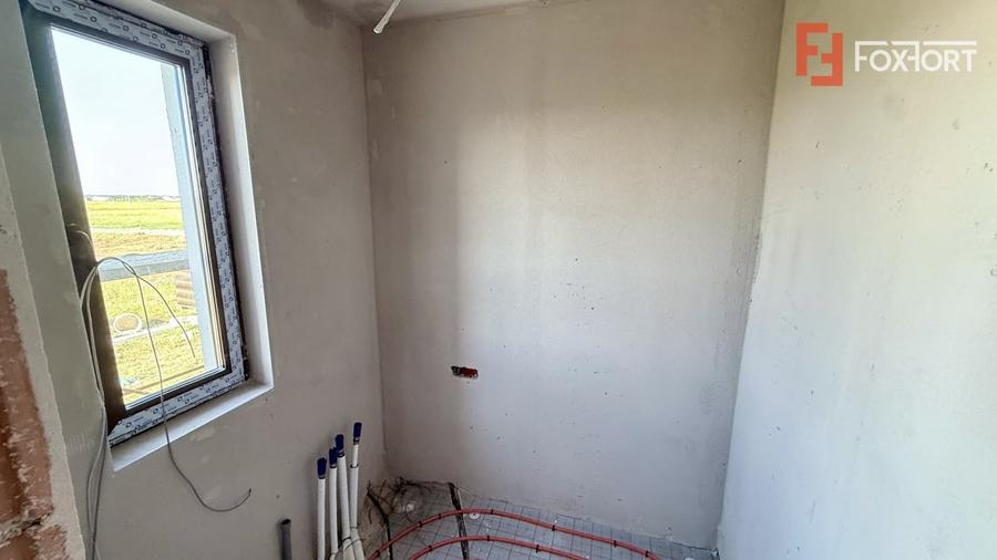 Duplex cu 4 camere cu Canalizare în Moșnița Veche