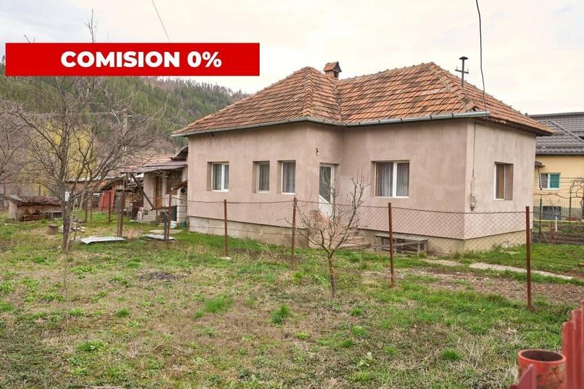 Casă individuală cu 3 camere cu Canalizare în Lerești