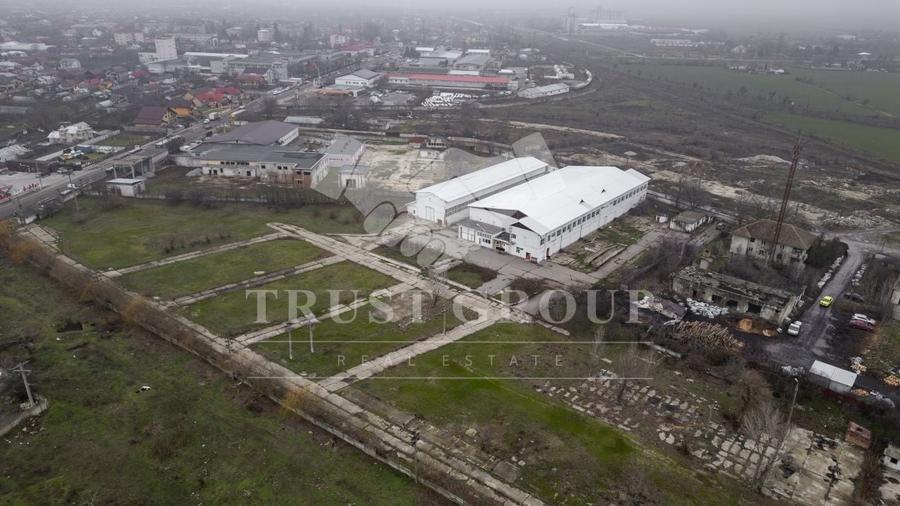 Teren Construcții intravilan de 28788 mp, în Est