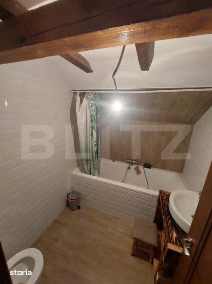 Casă cu 8 camere cu Teren 900 Mp în Săcele