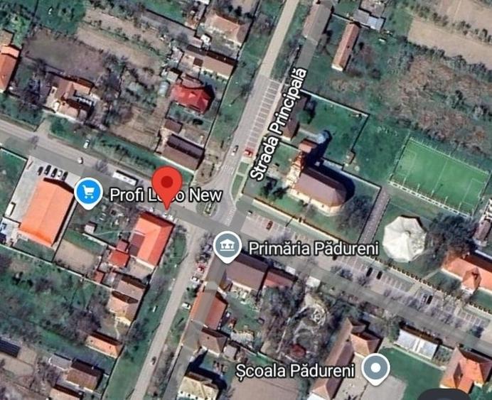 Casă individuală cu 4 camere cu Canalizare în Pădureni (Jebel)
