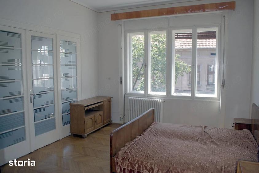 Apartament cu 4 camere în Central