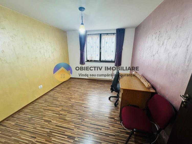 Casă individuală cu 6 camere cu Canalizare în 1 Mai