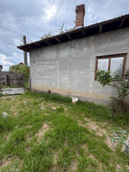 Casă individuală cu 4 camere cu Canalizare în Filiași