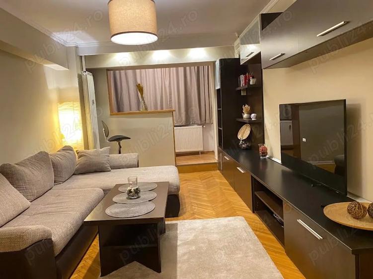 Apartament cu 3 camere decomandat în Ultracentral
