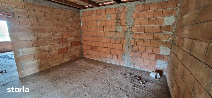 Casă cu 5 camere cu Teren 600 Mp în Sânnicolau Mic