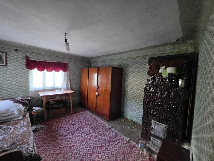 Casă cu 3 camere în Călinești