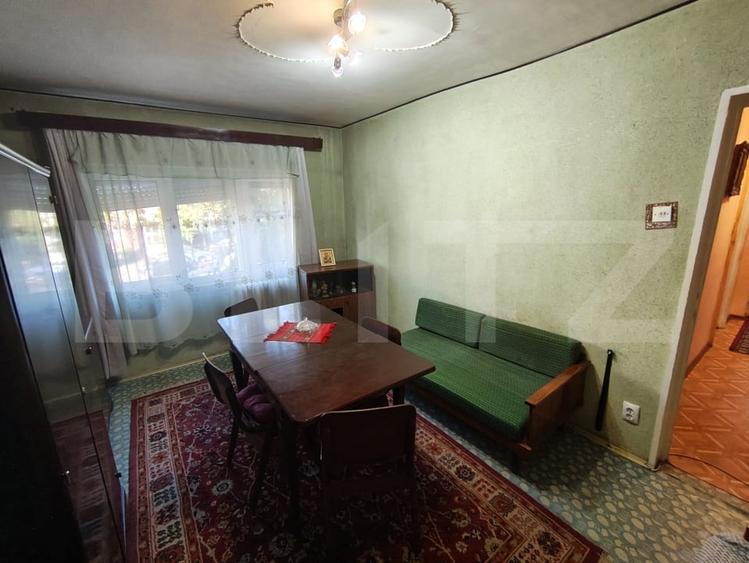 Apartament cu 3 camere semidecomandat, mobilat în Nufărul
