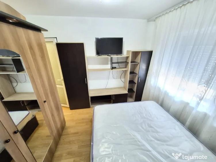 Apartament cu 3 camere decomandat în Micro 16