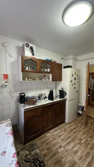 Apartament cu 3 camere decomandat în Cetate