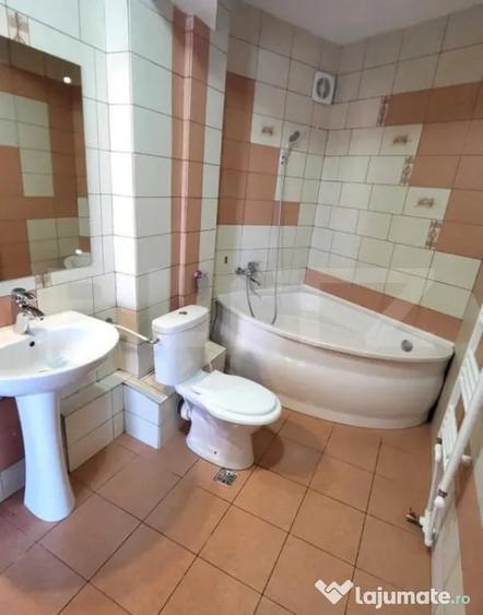 Apartament cu 2 camere semidecomandat în Bucium