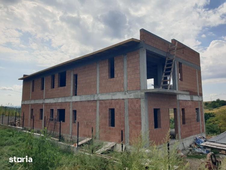 Casă cu 5 camere cu Teren 350 Mp în Rediu