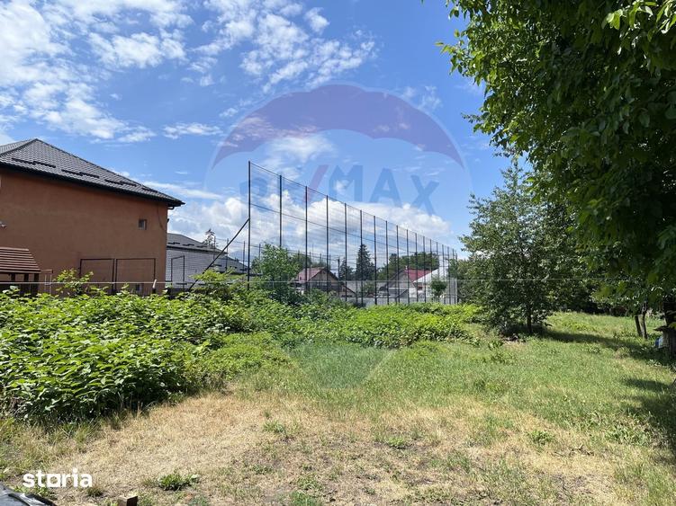 Casă cu 5 camere cu Teren 1141 Mp în Central