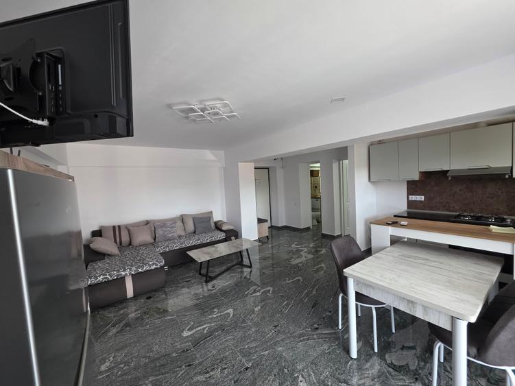 Apartament cu 2 camere semidecomandat, mobilat în 22 Decembrie